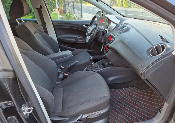 Seat Ibiza cena 18500 przebieg: 185000, rok produkcji 2010 z Kraków małe 172